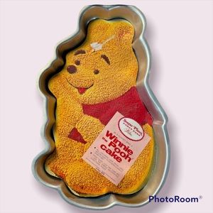 New Vintage Wilton 1976 Winnie the Pooh Cake Pan #2105-379.